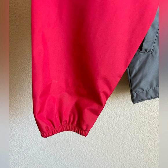 Universal Studios Official Harry Potter Gryffindor Hooded 1/4 Zip Windbreaker XS - Picture 4 of 9